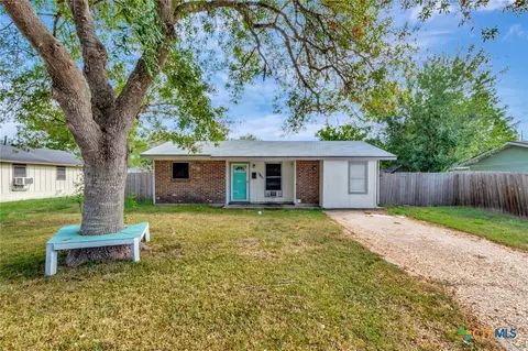 3401 Woodlawn St, Victoria, TX 77901