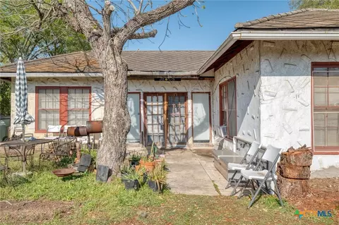 Exterior - 809 S Pecan Ave, Luling, TX 78648 photo 3 of 7