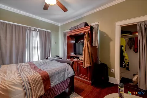Bedroom - 809 S Pecan Ave, Luling, TX 78648 photo 5 of 8
