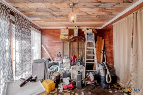 Other - 809 S Pecan Ave, Luling, TX 78648 photo 4 of 6