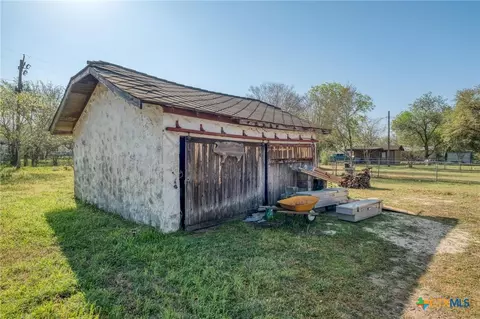 Other - 809 S Pecan Ave, Luling, TX 78648 photo 6 of 6