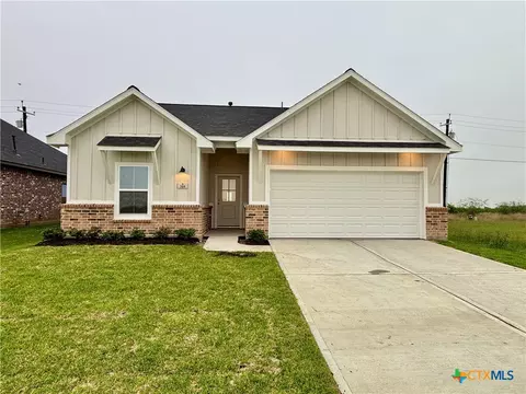 318 Cardinal Dr, Port Lavaca, TX 77979