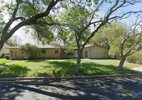 407 Wisteria Ave, Victoria, TX 77901