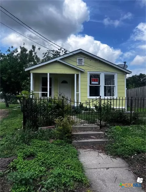 706 E Virginia, Victoria, TX 77901