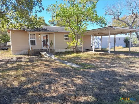 609 E Sarah St, Cuero, TX 77954