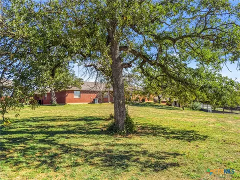 2102 Cedar Valley Dr, Kingsland, TX 78639