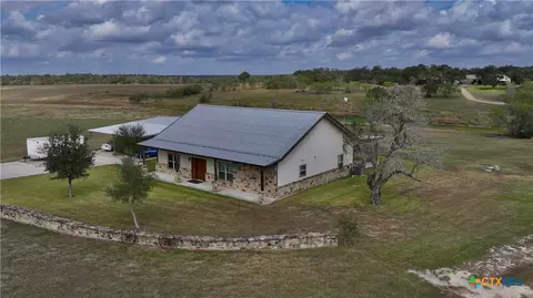 27 Stehle Rd, Victoria, TX 77905