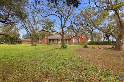 1771 Us Highway 77a, Yoakum, TX 77995
