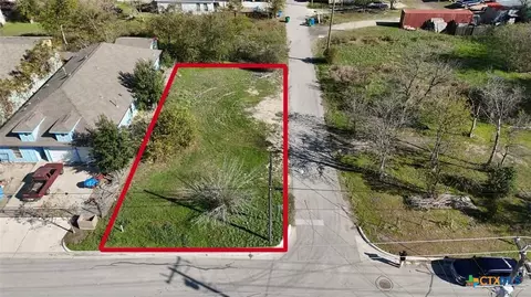 110 N Robinson St, Taylor, TX 76574