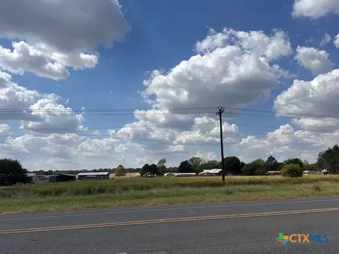 8915 Us Highway 87, La Vernia, TX 78121