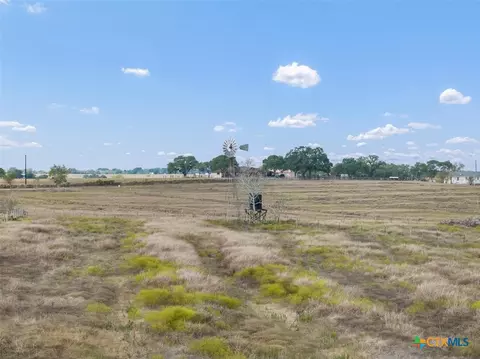 2 County Road 291, Moulton, TX 77984