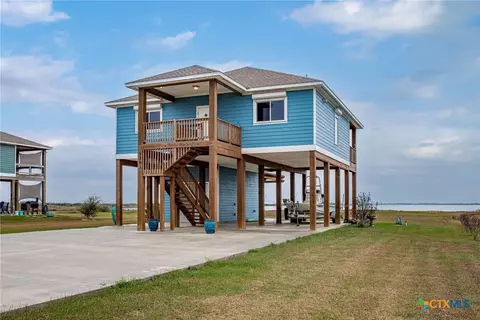 1383 Bay Point Dr, Port Lavaca, TX 77979
