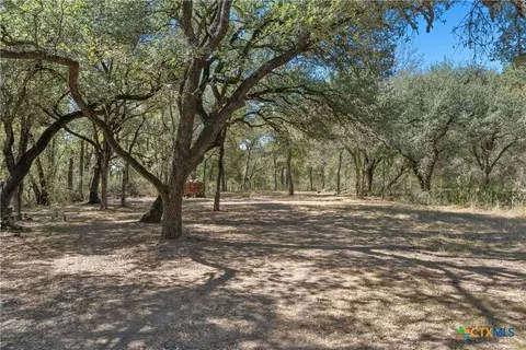 6 75 Cr 473, Lott, TX 76656