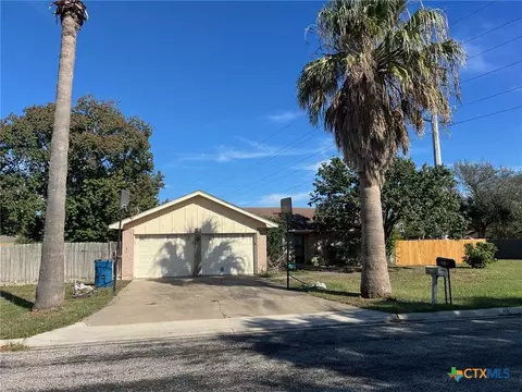 114 Chevy Chase St, Port Lavaca, TX 77979