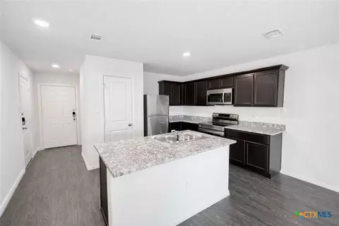 1411 N 10th St, Killeen, TX 76541