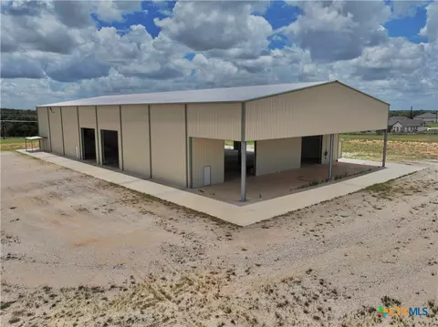 7837 Old Campbellton Rd, Pleasanton, TX 78064