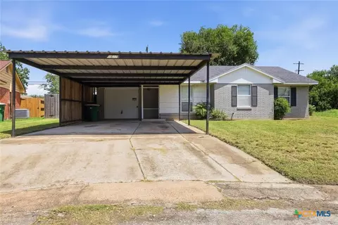 1612 Alamo Dr, Victoria, TX 77901