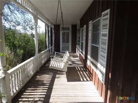 342 W Oak St, Goliad, TX 77963