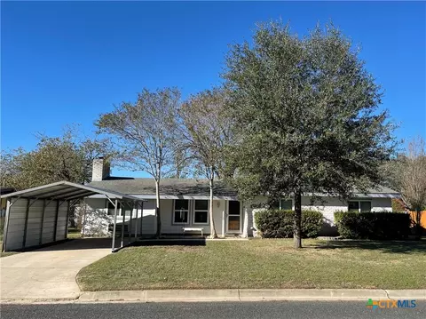 1710 Rosewood St, Seguin, TX 78155