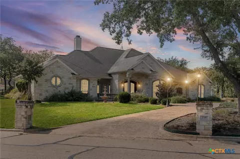 1340 Autumn Oaks Cir, China Spring, TX 76633