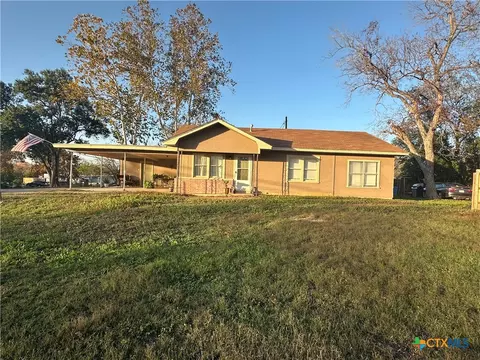 3081 S Stockdale Hwy St, Seguin, TX 78155