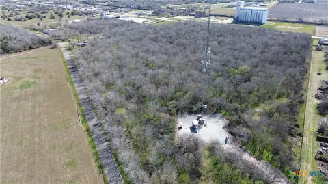 000 W Main, Edna, TX 77957