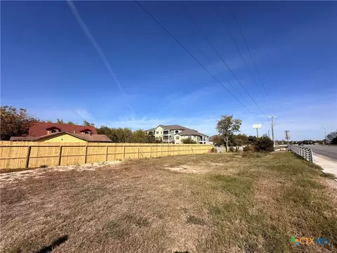 295 S West End Ave, New Braunfels, TX 78130