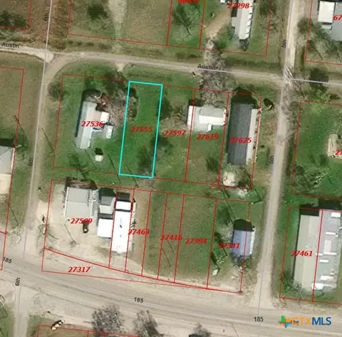 507 W Austin Ave, Seadrift, TX 77983