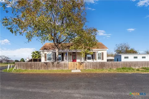 1002 E Commercial St, Victoria, TX 77901