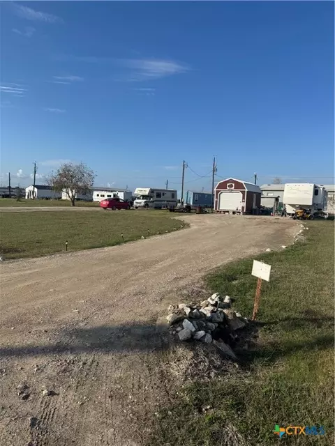 424 Clam Dr, Palacios, TX 77465