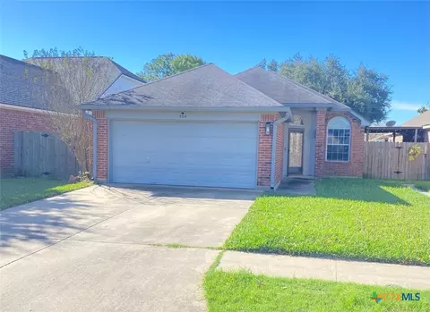704 Pennsylvania Ave, Victoria, TX 77904