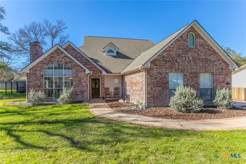 700 Arrowhead Dr, Salado, TX 76571