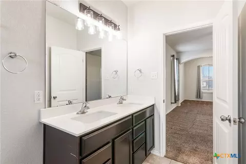 Entry Way - 1129 Ibis Falls Loop, Jarrell, TX 76537 photo 4 of 6