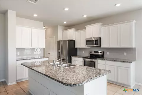 Kitchen - 1129 Ibis Falls Loop, Jarrell, TX 76537 photo 1 of 3