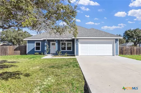 930 Redwood Ave, Rockport, TX 78382
