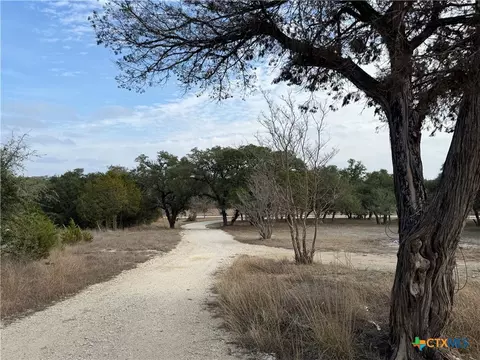 1775 Oak Mdws, Canyon Lake, TX 78133