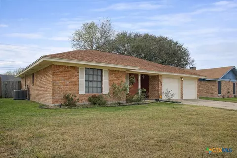 303 Gettysburg Dr, Victoria, TX 77904