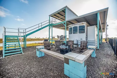 305 Zimmerman Rd, Port Lavaca, TX 77979