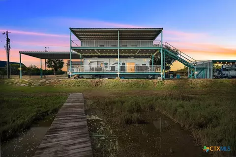 305 Zimmerman Rd, Port Lavaca, TX 77979