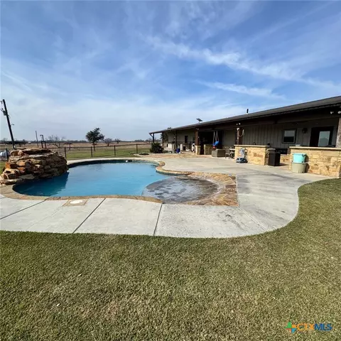 Exterior - 1747 Cr 139 Loop, Cameron, TX 76520 photo 4 of 9