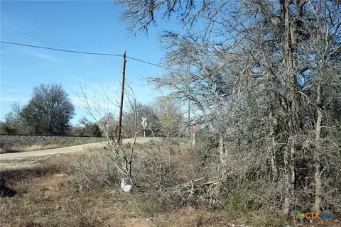 100 Track Rd, Dale, TX 78616