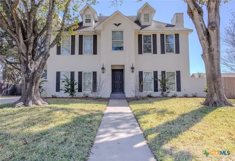 303 Turtle Rock Dr, Victoria, TX 77904