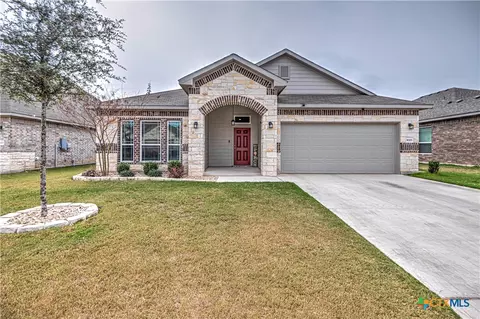 10215 Six Shooter Ln, Temple, TX 76502