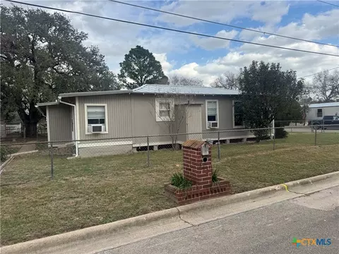 312 Keller St, Cuero, TX 77954