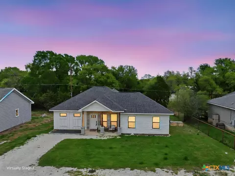 1112 Green Hill Dr, Canyon Lake, TX 78133