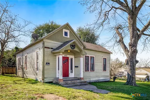 403 W Juan Linn St, Victoria, TX 77901