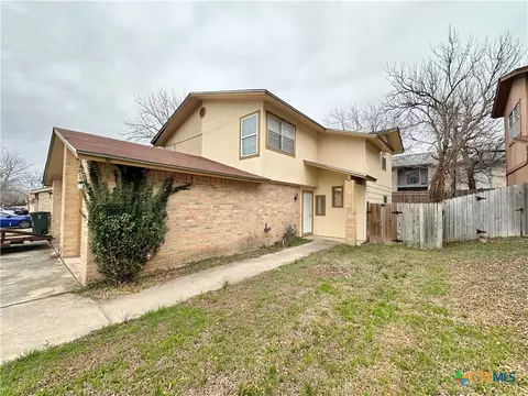 1128 Royal Crest Dr, Killeen, TX 76549