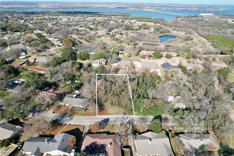 8217 Mosswood Dr, Woodway, TX 76712