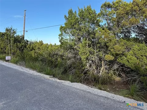 833 Valley Rdg, Canyon Lake, TX 78133