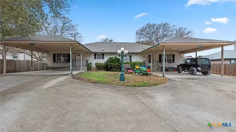180 Oak Ter, Seguin, TX 78155